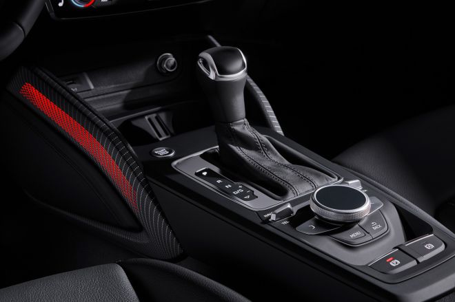 Can you spot the changes Audi made on the 2021 Q2? image