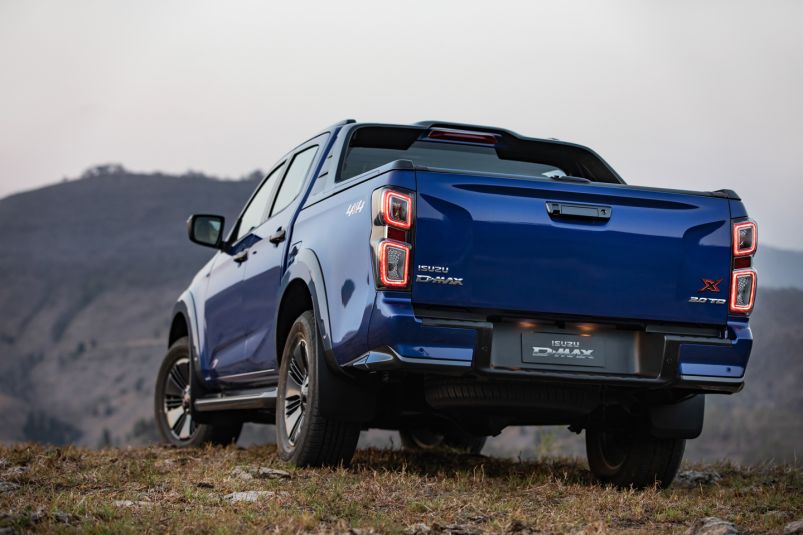 Isuzu begins exporting new D-Max from Thailand image