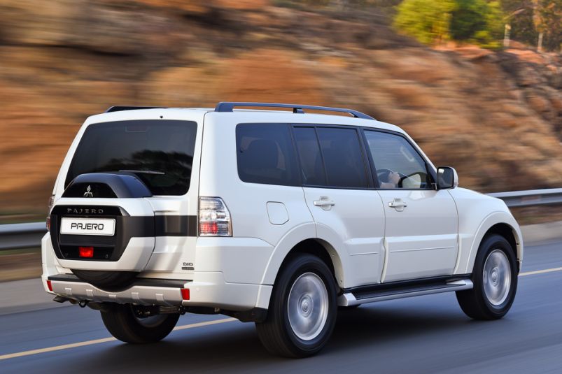 Are Mitsubishi dealers finishing off Pajero units with Php 500k discount? image