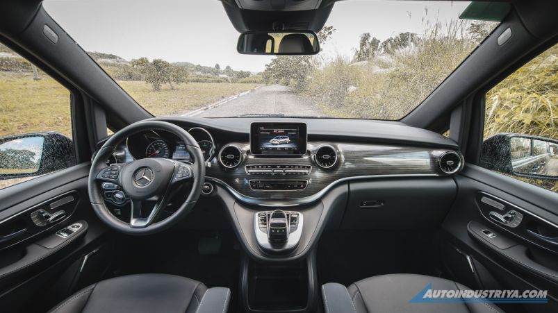 2020 Mercedes-Benz V220d Long image