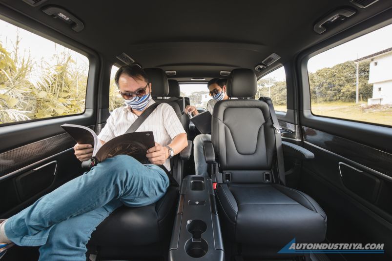 2020 Mercedes-Benz V220d Long image