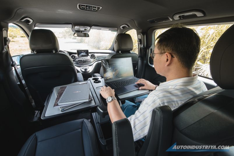 2020 Mercedes-Benz V220d Long image