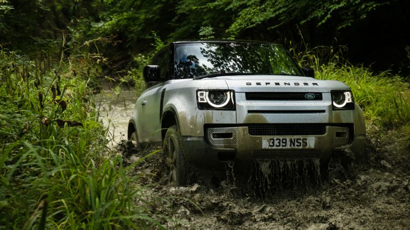 Land Rover gives the Defender hybrid power for the first time image