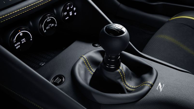 Nissan reveals retro Z Proto with twin turbo V6 image