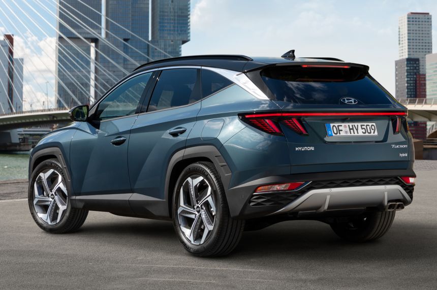 Compare and contrast: Hyundai Tucson generations back to back image