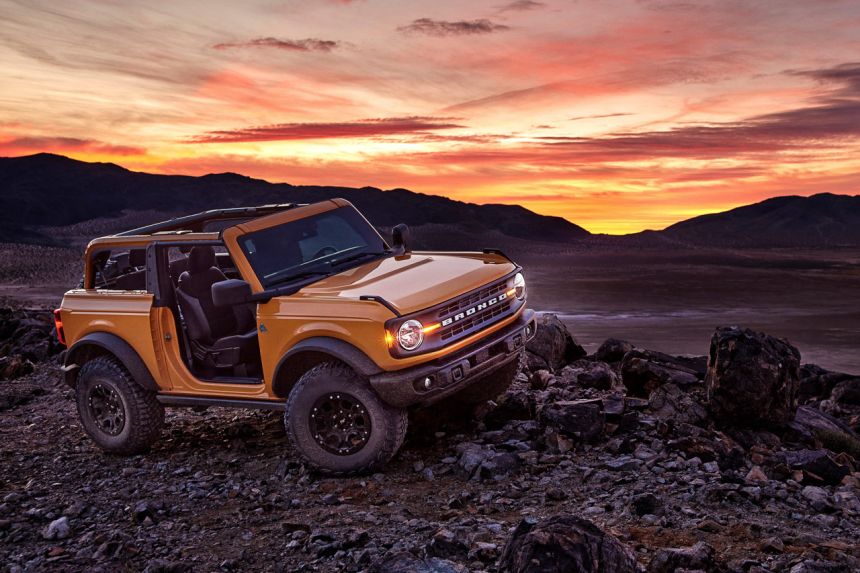 Ford listens to customers, Bronco Sasquatch to get a manual option image
