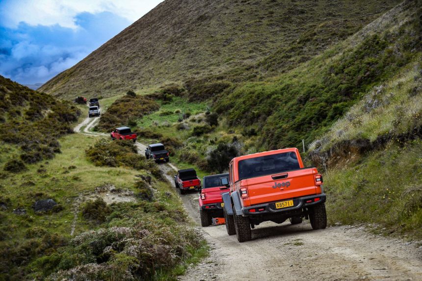Jeep Adventure Academy wants to teach drivers how to off-road image