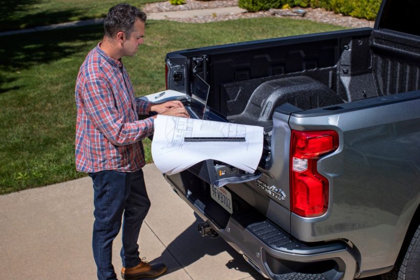 Chevy Multiflex Tailgate image