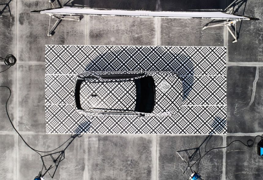 Genesis is teasing us with new midsize SUV called GV70 image