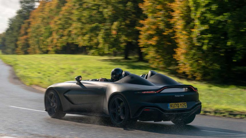 Aston Martin V12 Speedster is James Bond