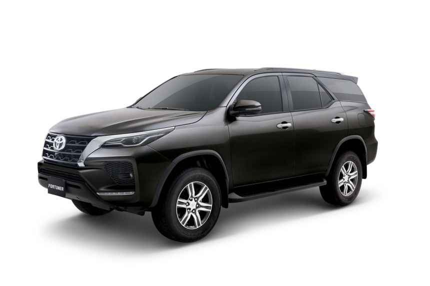 This is what the 2021 Toyota Fortuner looks like in non-LTD form image