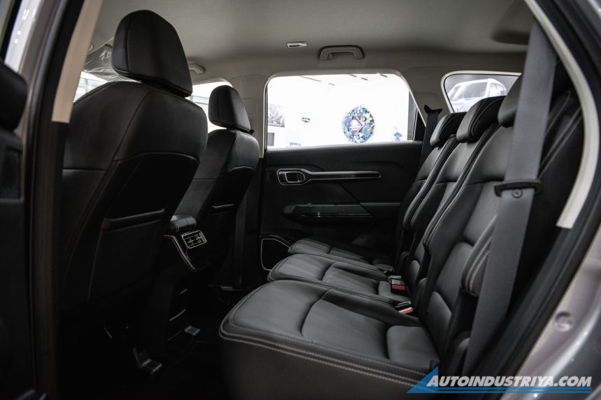 2021 Geely Okavango showroom display image