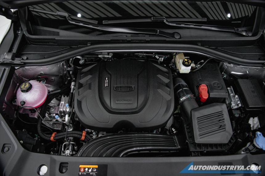2021 Geely Okavango showroom display image
