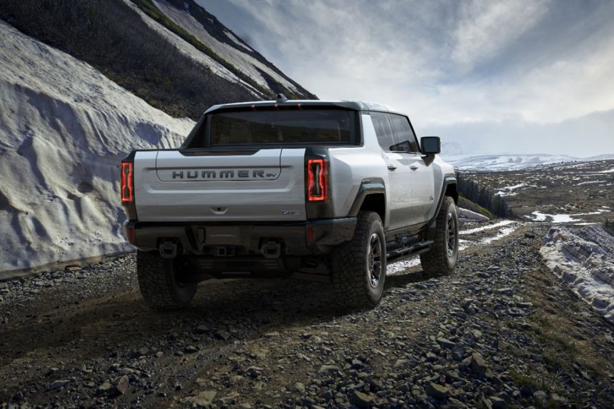 GM brings back the Hummer as a 1,000 HP EV supertruck image