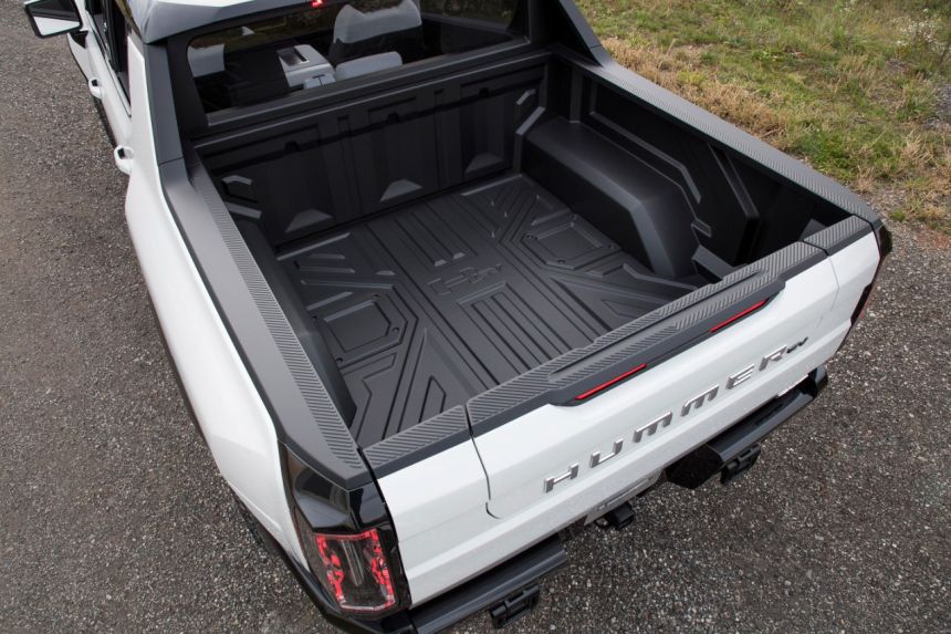 GM brings back the Hummer as a 1,000 HP EV supertruck image