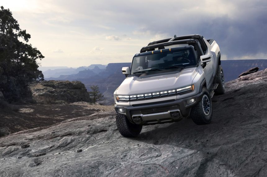 GM brings back the Hummer as a 1,000 HP EV supertruck image