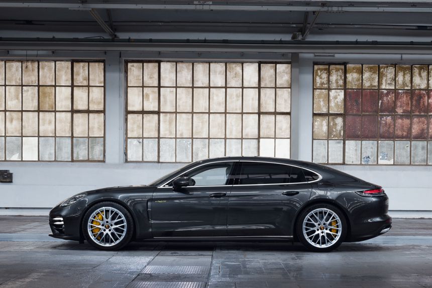 2021 Porsche Panamera Turbo S E-hybrid: the ultimate hybrid sedan? image