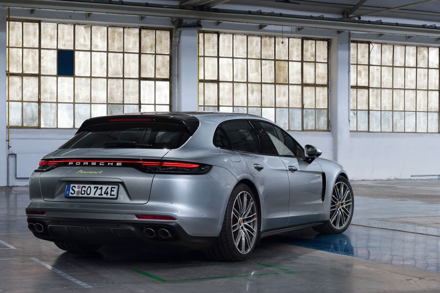 2021 Porsche Panamera Turbo S E-hybrid: the ultimate hybrid sedan? image