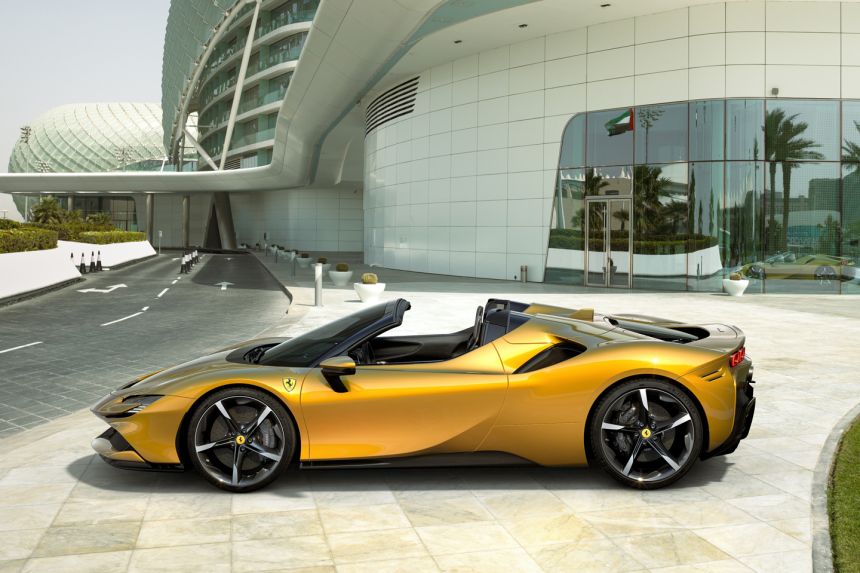 2021 Ferrari SF90 Spider: Same 1,000 HP, unlimited headroom image