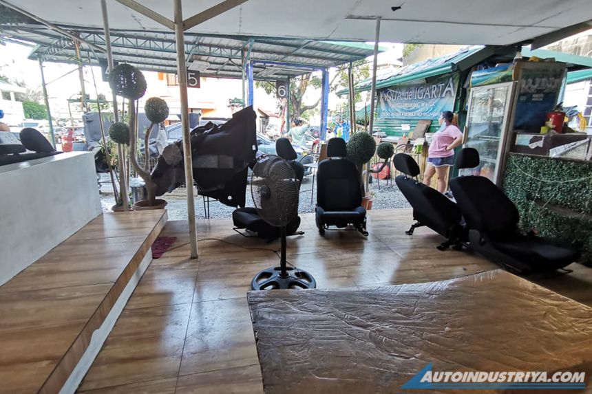 How much does it cost to clean a flooded car? image