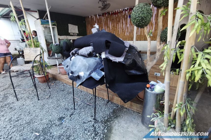 How much does it cost to clean a flooded car? image