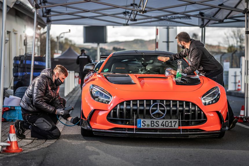 Mercedes-AMG GT Black Series swipes Lamborghini