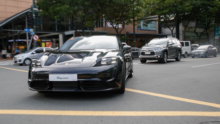 Porsche Taycan image