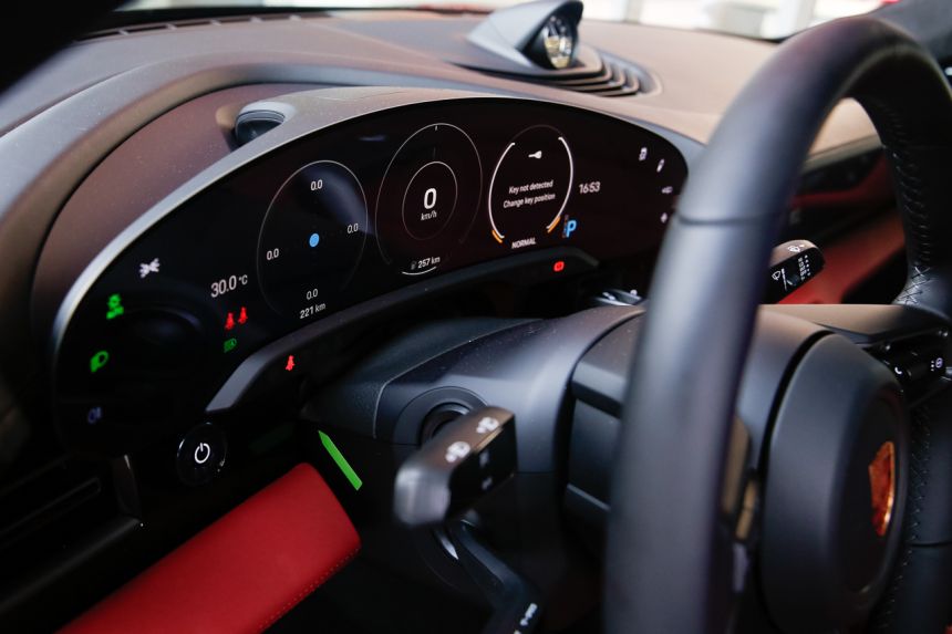 Porsche Taycan image