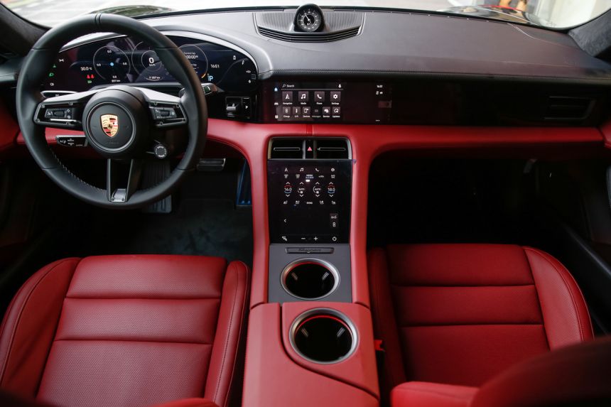 Porsche Taycan image