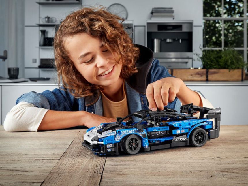 This Lego McLaren Senna GTR won