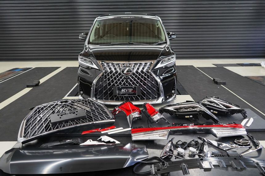 Japanese shop can turn your Toyota Alphard into a Lexus LM image