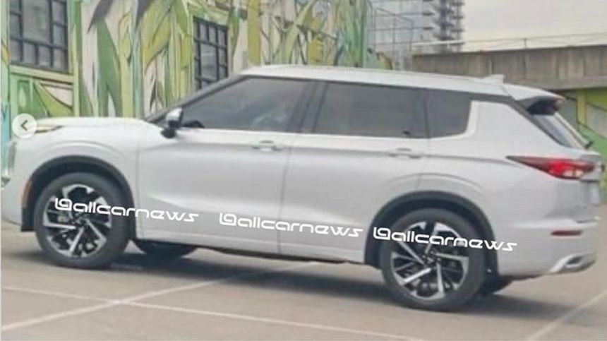 This might be the 2022 Mitsubishi Outlander image
