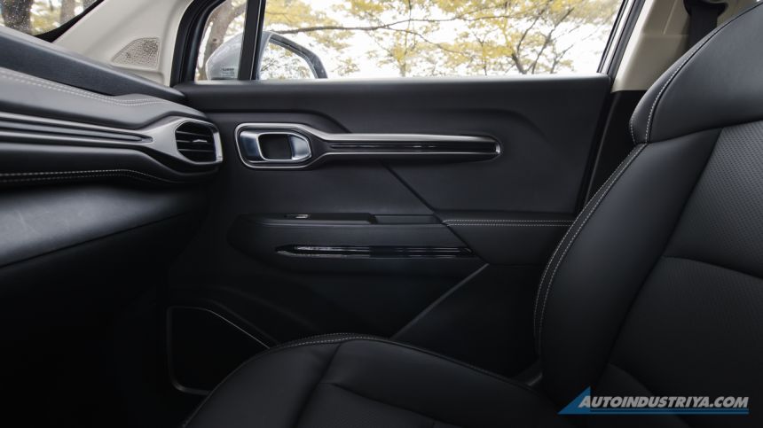 2021 Geely Okavango image