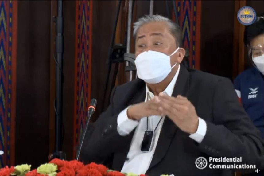 DOTr Sec. Tugade apologizes to the public over RFID fiasco image