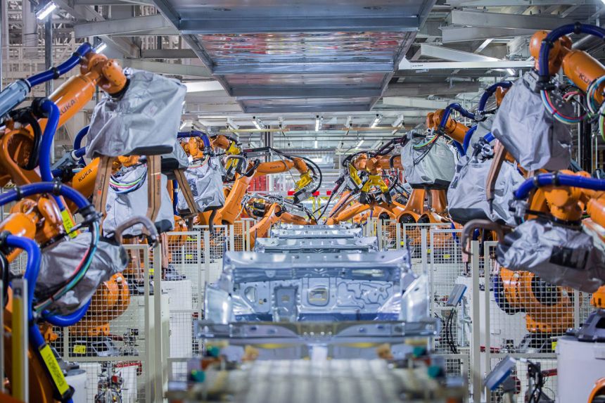 Semiconductor shortage forces Volkswagen to adjust production image