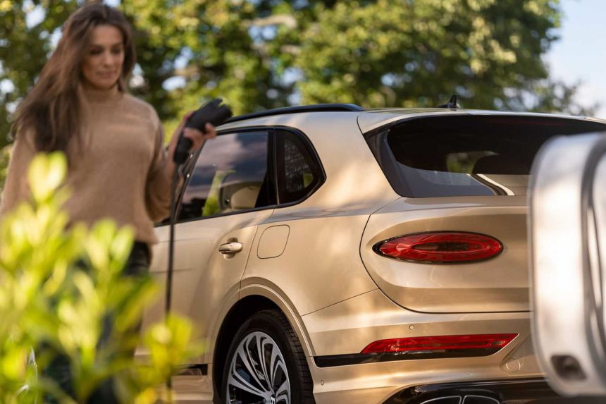 Bentley goes green with 2021 Bentayga Hybrid image
