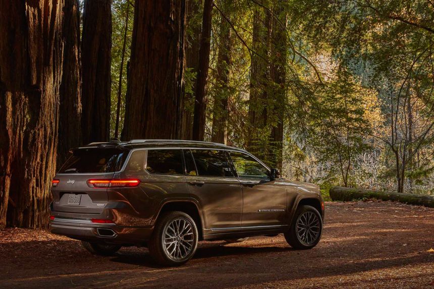 Jeep greets 2021 with an all-new Grand Cherokee image