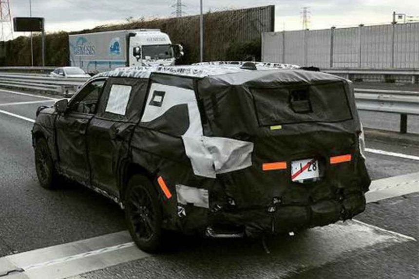 Is this the 2022 Toyota Land Cruiser? image