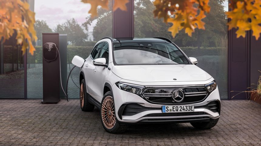 2021 Mercedes-Benz EQA is an electric GLA with 486km range image