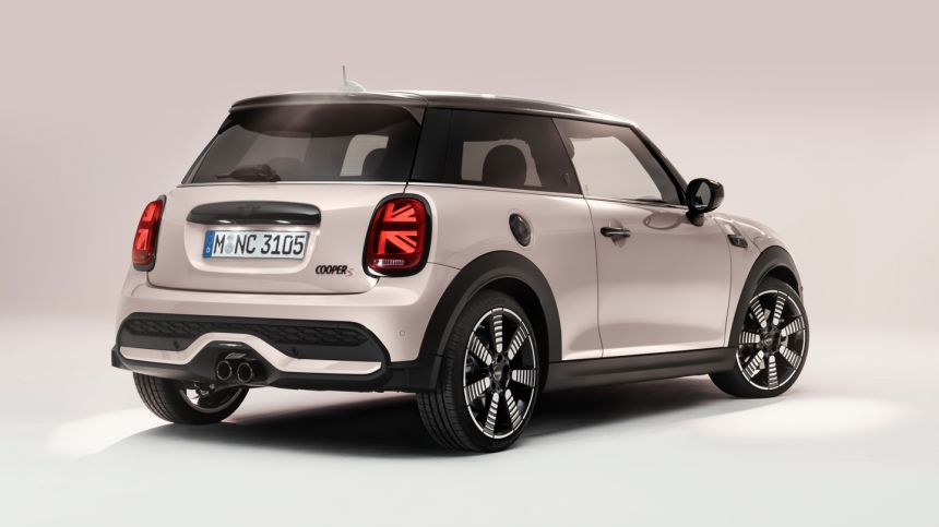Refreshed 2021 Mini Cooper looks even cuter than before image