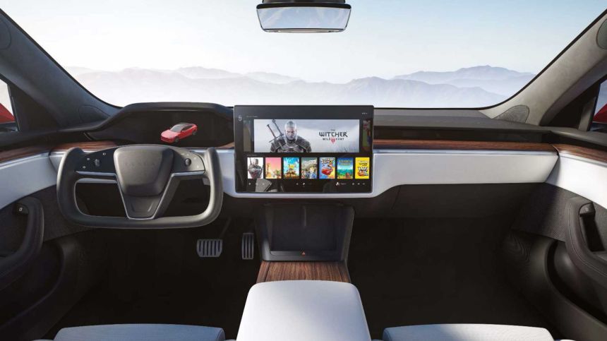 Refreshed Tesla Model S, X now has a TV instead of a tablet image