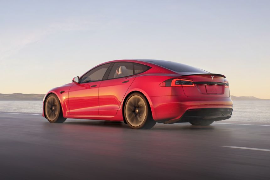 Refreshed Tesla Model S, X now has a TV instead of a tablet image