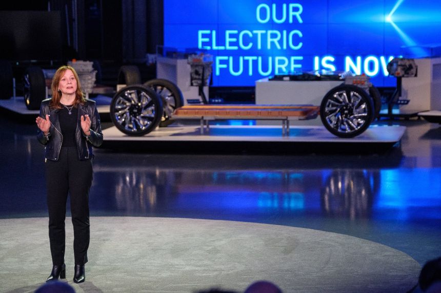GM will stop selling gas-powered cars by 2035 image