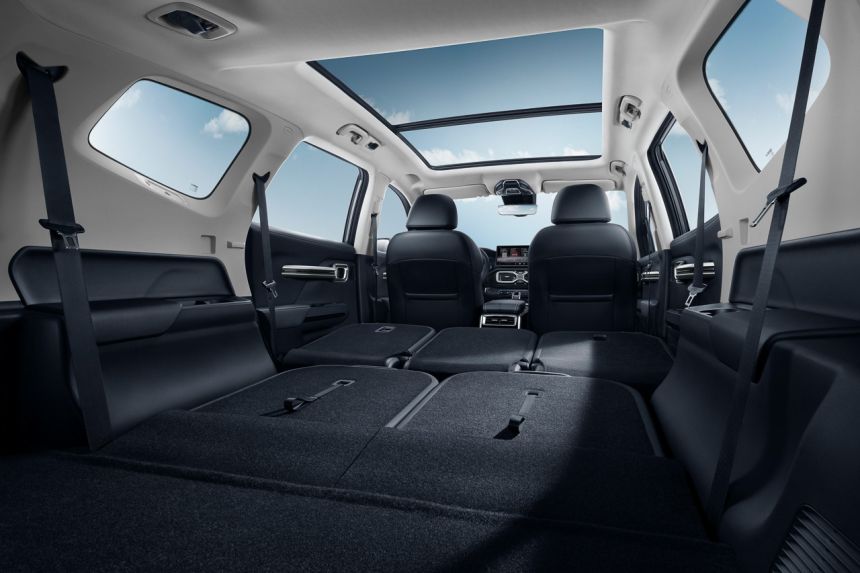 Geely Okavango sunroof version image