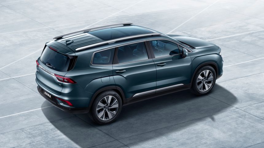 New variant of Geely Okavango will finally have a sunroof image