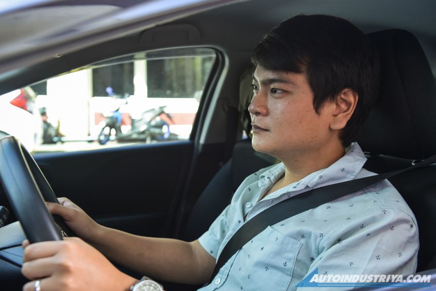 DOTr: Face masks required in car image