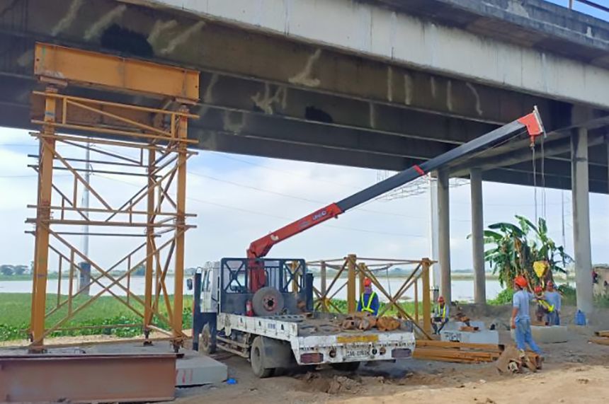 Candaba bridge image