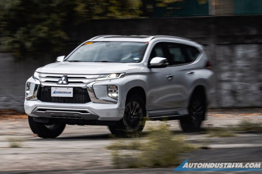 The mid-size SUV wars just got hotter this decade image