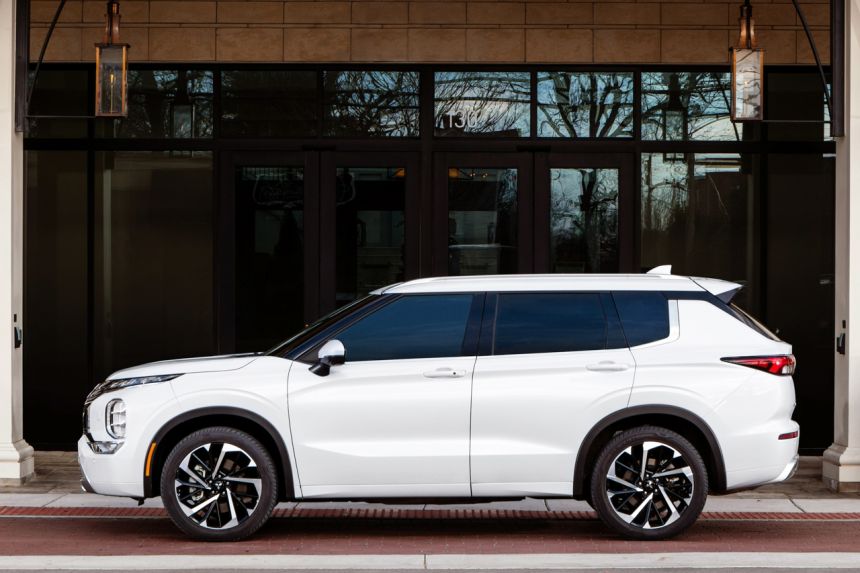 Montero Sport Jr.: 2021 Mitsubishi Outlander debuts image