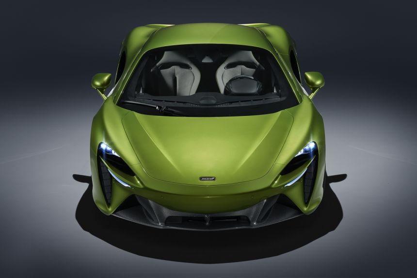 680 HP McLaren Artura is a plug-in hybrid with no reverse gear image
